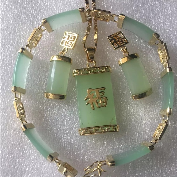 Natural Green Jade 18KGP Fortune Pendant Necklace Drop Earring Bracelet set 福# - Picture 10 of 10